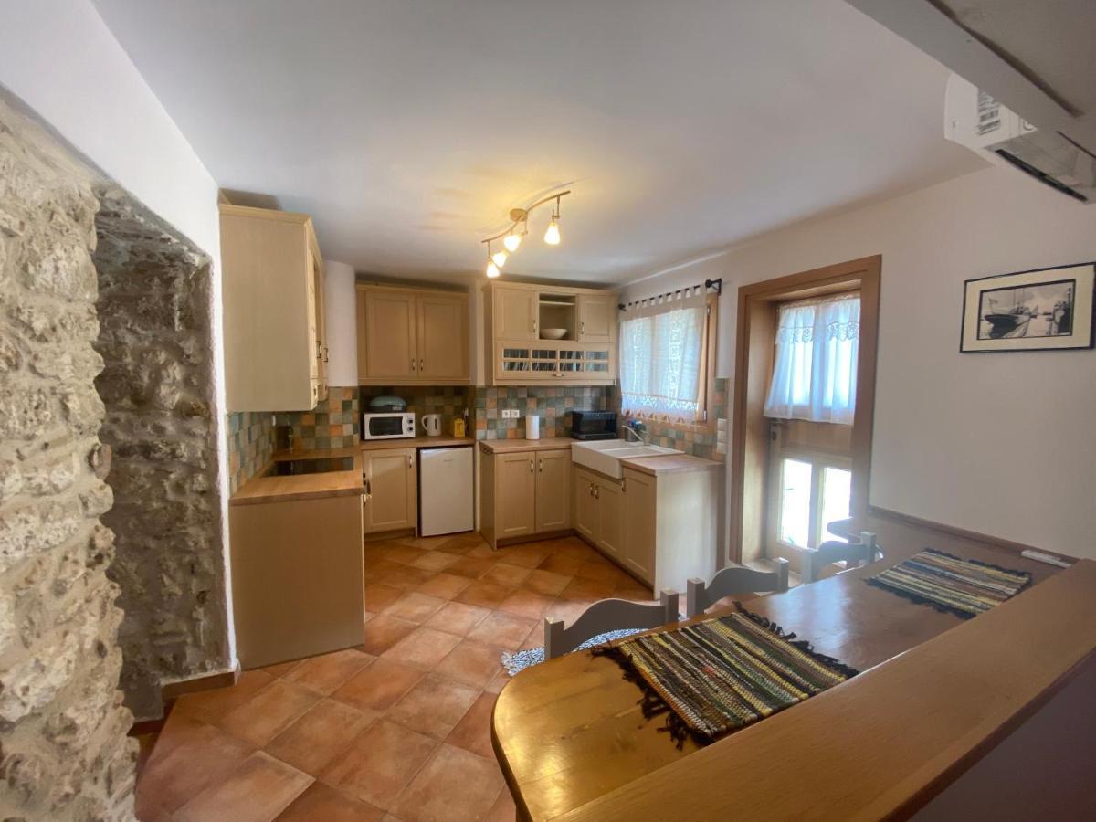 Pegasus House Hotel Corinth Buitenkant foto