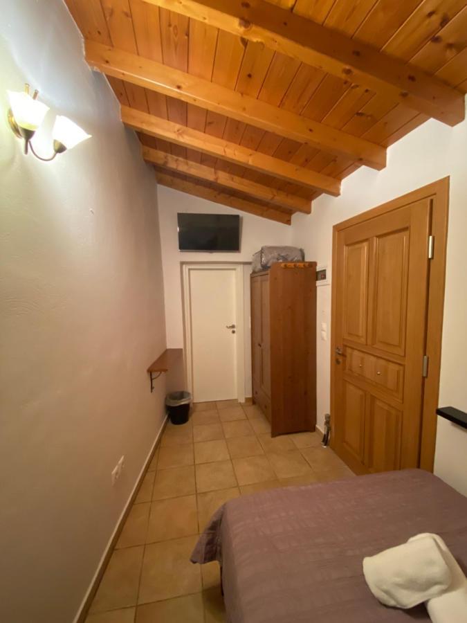 Pegasus House Hotel Corinth Buitenkant foto