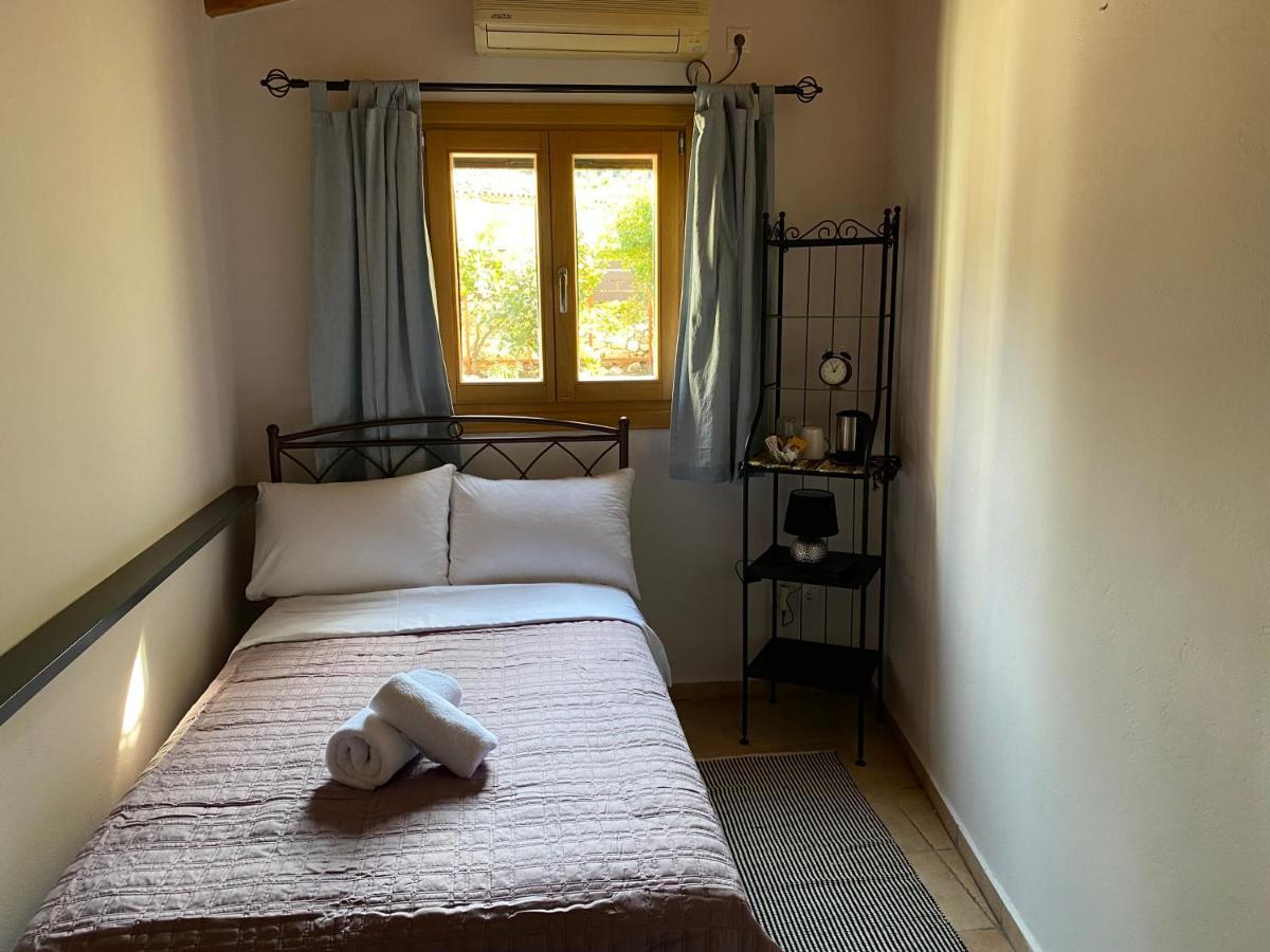 Pegasus House Hotel Corinth Buitenkant foto