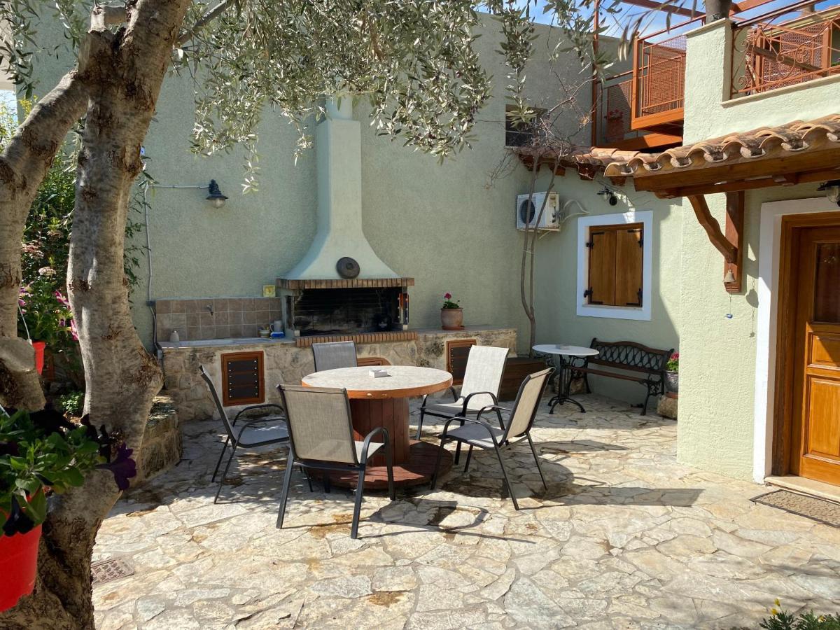 Pegasus House Hotel Corinth Buitenkant foto