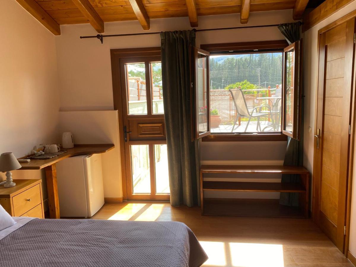Pegasus House Hotel Corinth Buitenkant foto
