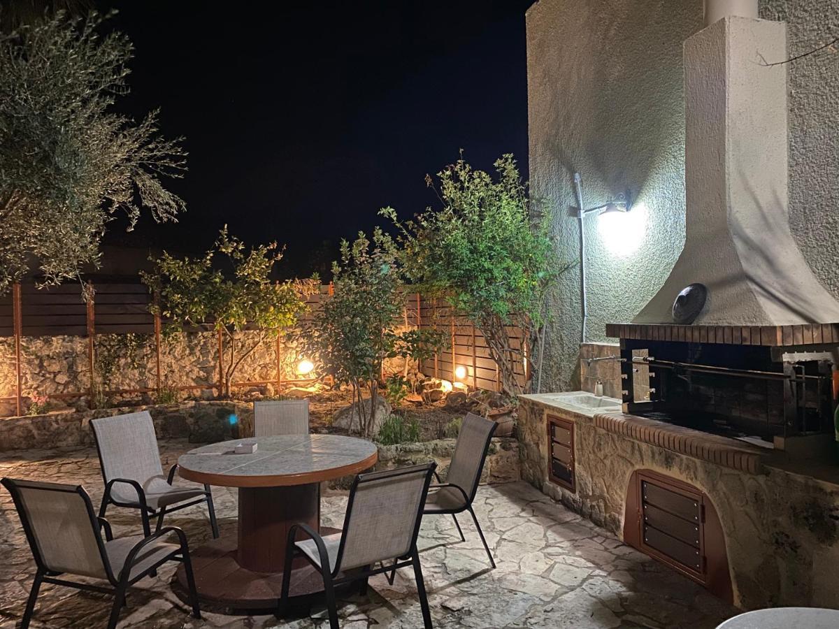 Pegasus House Hotel Corinth Buitenkant foto