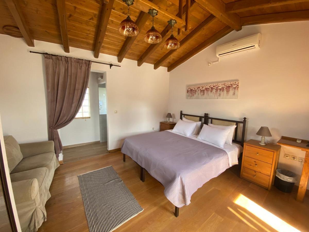 Pegasus House Hotel Corinth Buitenkant foto