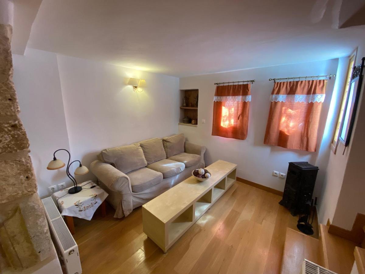 Pegasus House Hotel Corinth Buitenkant foto