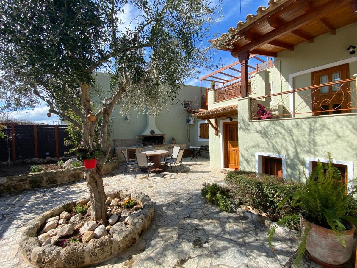 Pegasus House Hotel Corinth Buitenkant foto
